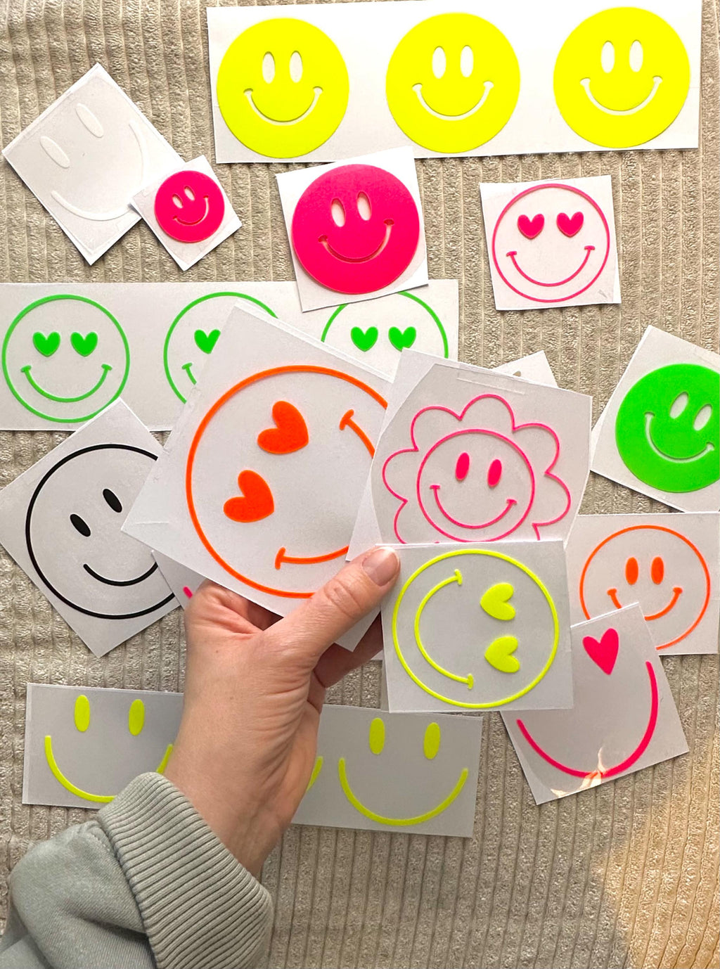 Bügelbilder SMILEY XXL | Neonfarben | verschiedene Größen | Smile | Bügelpatch | Smiley zum aufbügeln | Beige | Retro | Smiley Gesicht