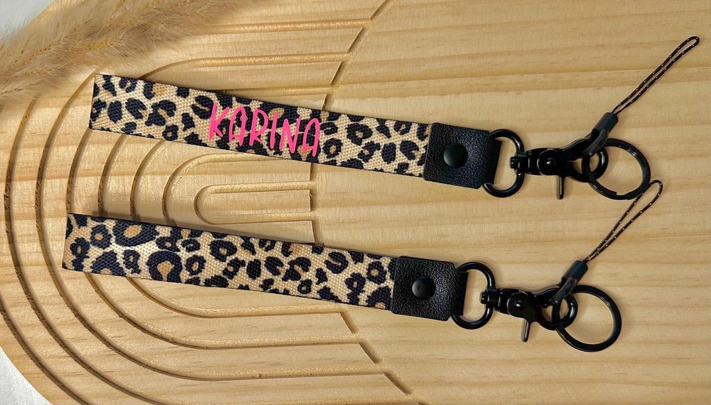 Schlüsselanhänger Leo Beige | personalisiert | Geschenkidee | Geschenk für Hebamme, Erzieherin, Lehrer | Muttertag | Schlüsselband | Neon