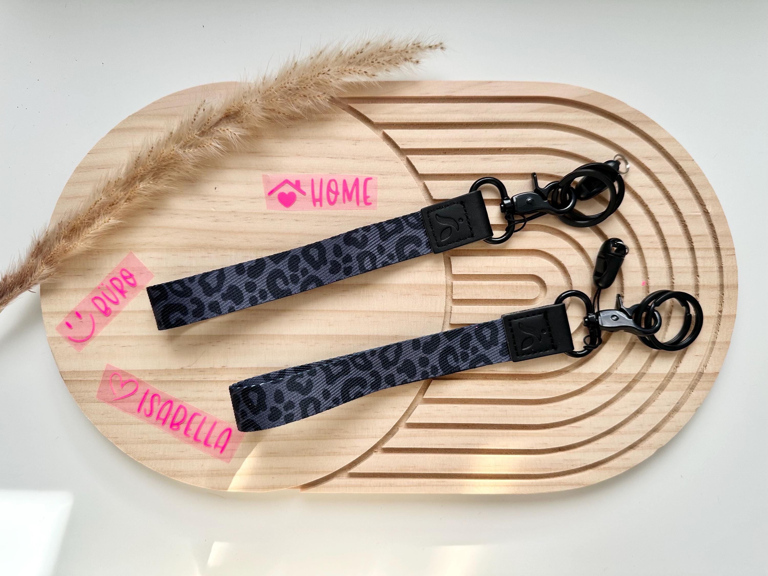 Schlüsselanhänger personalisiert in Leo schwarz | Schlüsselband | Geschenk Hebamme, Erzieherin Abschied, Geburtstag | Geschenkidee Lehrer