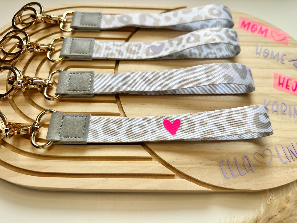 Schlüsselanhänger Leo weiß beige | personalisiert | Leo Print | Geschenk Hebamme, Erzieher, Abschied, Geburtstag | Geschenkidee | Muttertag