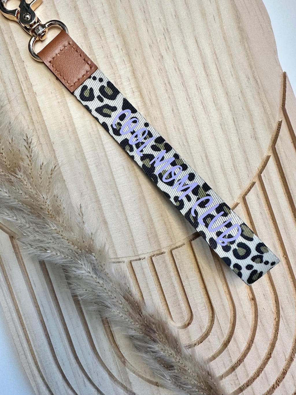 Schlüsselanhänger Leo | personalisiert | Geschenk Hebamme, Erzieherin Abschied, Geburtstag | Geschenkidee | Lehrer Geschenk | Muttertag