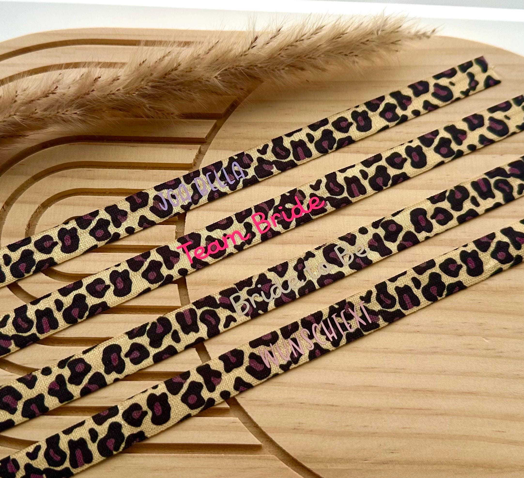 Personalisierte Armbänder Leo | Armband mit Wunschtext | Freundschaftsarmband | Geschenkidee | Festival Armbänder | JGA | Urlaubsarmband