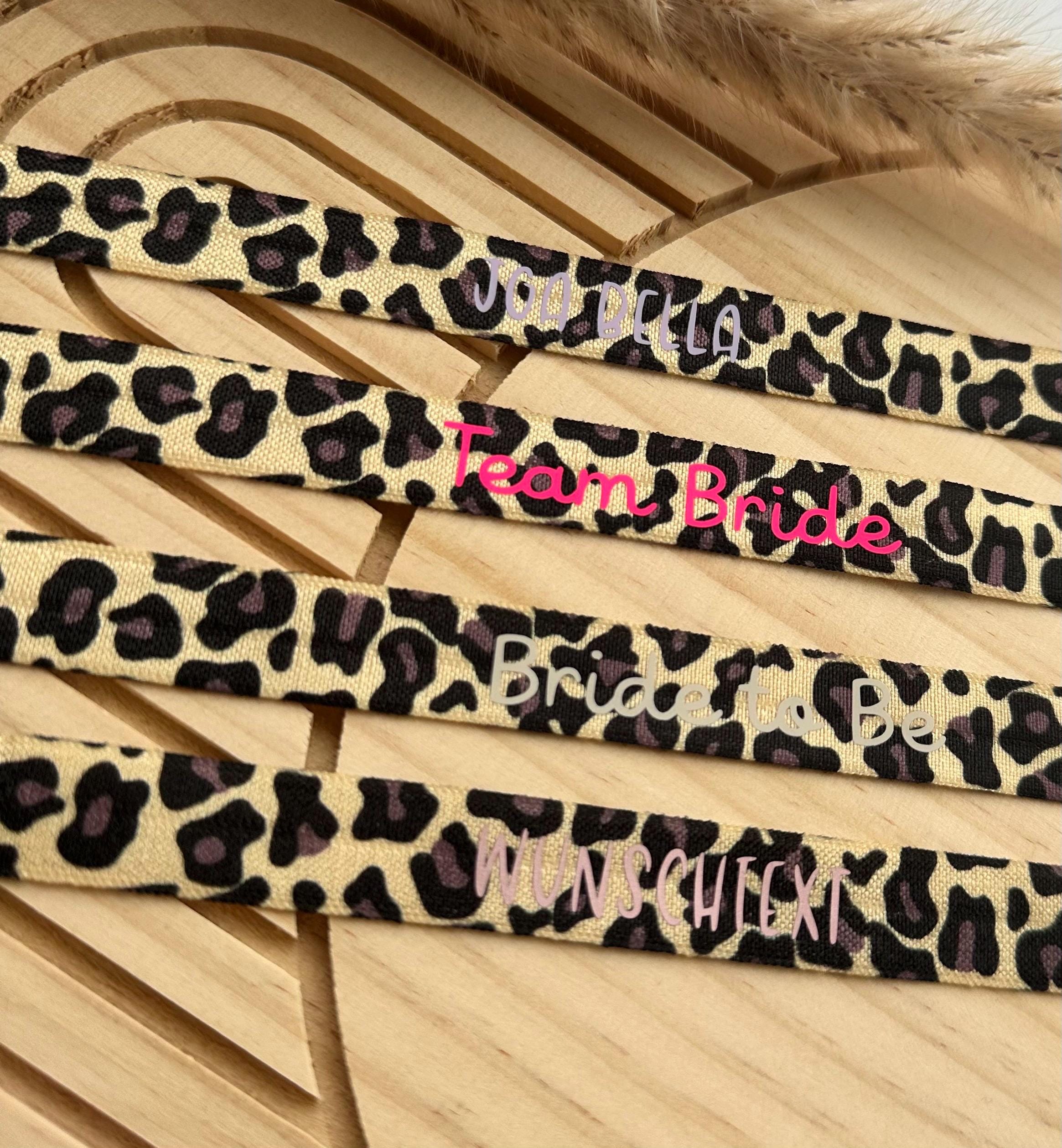 Personalisierte Armbänder Leo | Armband mit Wunschtext | Freundschaftsarmband | Geschenkidee | Festival Armbänder | JGA | Urlaubsarmband
