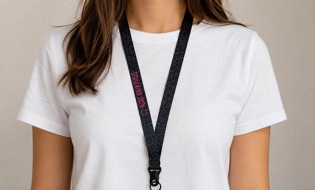 Schlüsselanhänger personalisiert Leo schwarz | Schlüsselband | Geschenk Hebamme, Erzieherin, Geburtstag | Geschenkidee Schulkind
