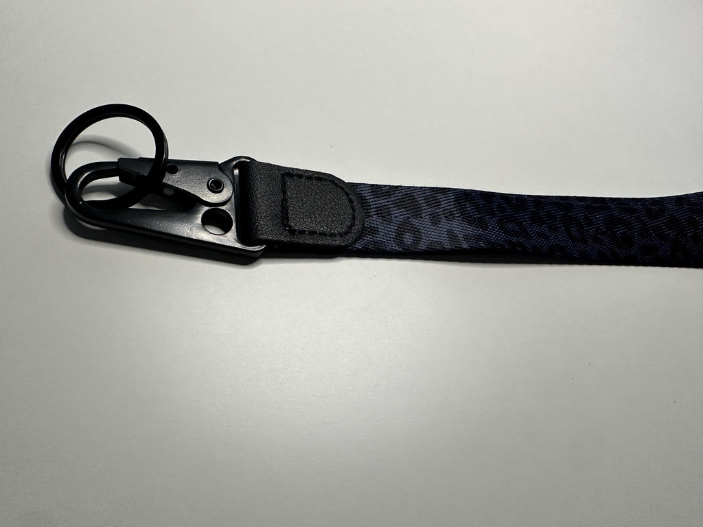 Schlüsselanhänger personalisiert Leo schwarz | Schlüsselband | Geschenk Hebamme, Erzieherin, Geburtstag | Geschenkidee Schulkind